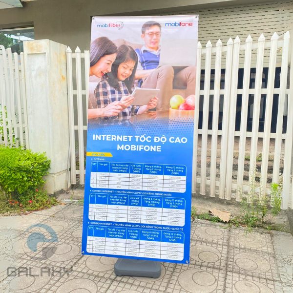 Standee X đế nước cản gió 2 mặt