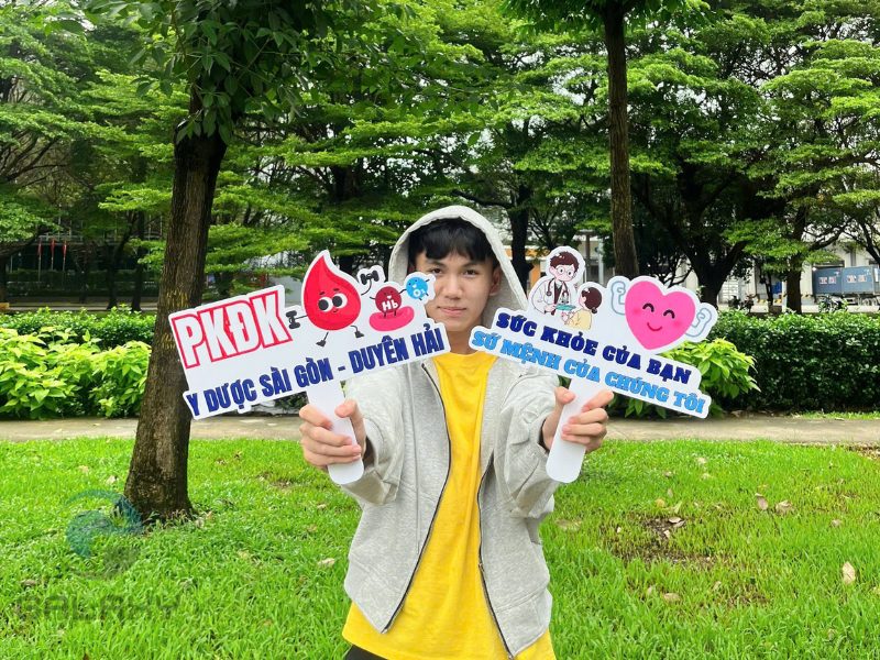 4 lưu ý quan trọng khi đặt in hashtag cầm tay 1 4 lưu ý quan trọng khi đặt in hashtag cầm tay