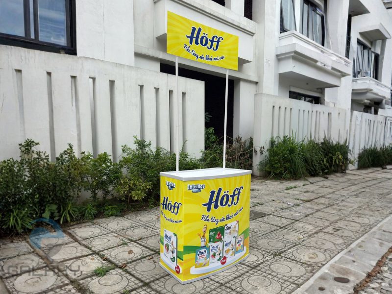 Quầy nhựa sampling là gì? Mẫu bán chạy nhất 2026