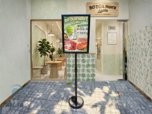 5 lý do chân menu inox giúp cửa hàng nhìn “xịn” hơn