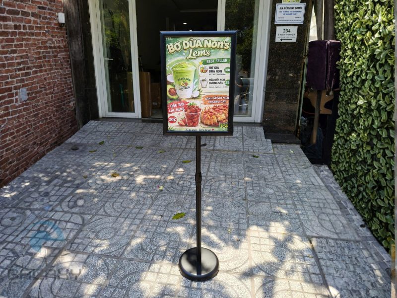 5 lý do chân menu inox giúp cửa hàng nhìn “xịn” hơn 1 5 lý do chân menu inox giúp cửa hàng nhìn “xịn” hơn