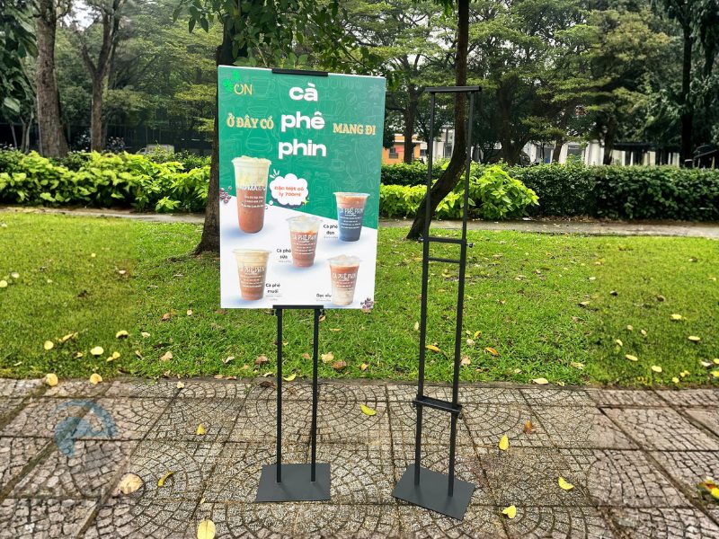 Top 15+ mẫu standee quán cà phê đẹp và hút khách