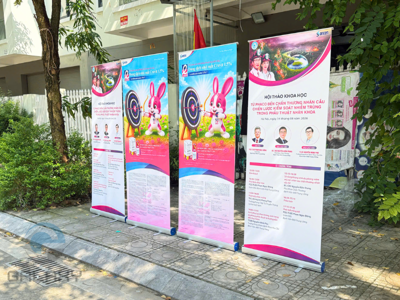 Standee hội thảo: 5 vị trí đặt giúp thu hút người tham dự