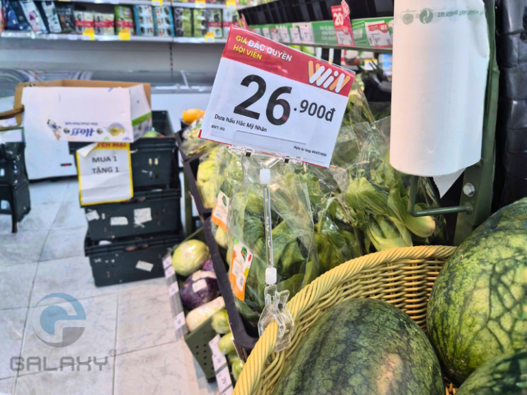 Kẹp wobbler: 5 bí quyết trưng bày bảng giá như WinMart